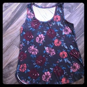 Maurices 24/7 tank size Medium